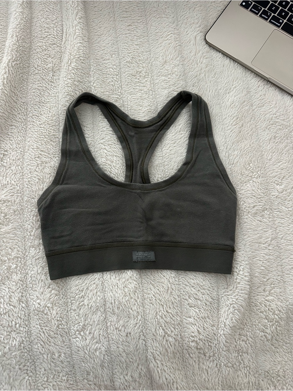 SKIMS Racerback Seamless Sports Bra - Charcoal Green